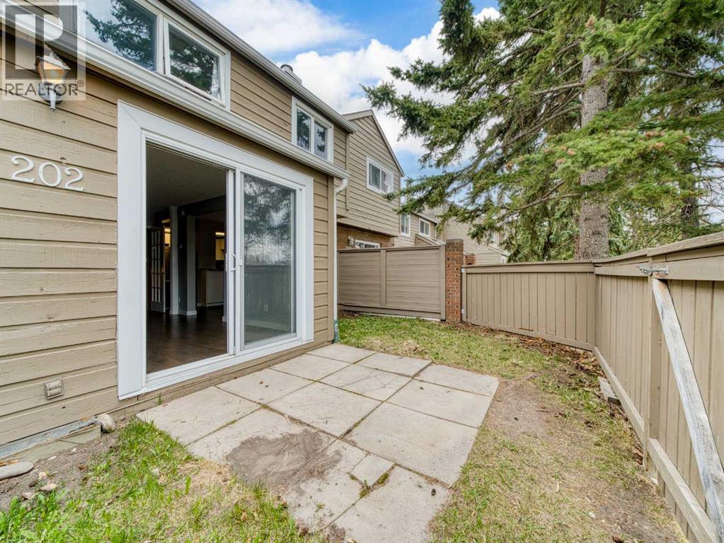 202, 829 Coach Bluff Crescent SW, Calgary, Alberta  T3H 1B1 - Photo 27 - A2307747