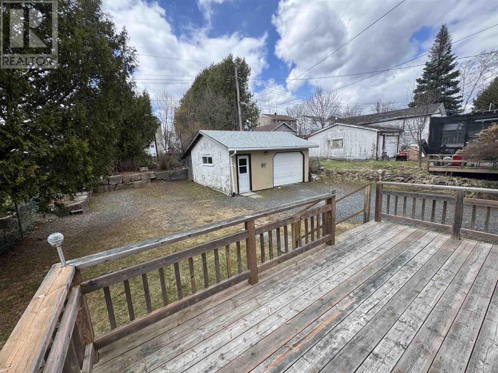 70 Roman Ave, Elliot Lake, Ontario  P5A 1S1 - Photo 2 - SM261028