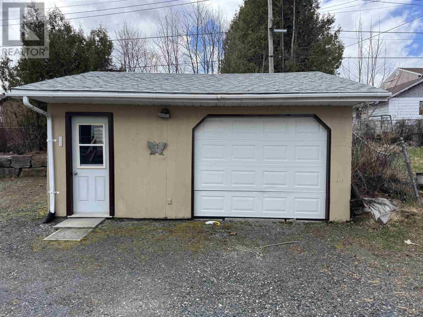 70 Roman Ave, Elliot Lake, Ontario  P5A 1S1 - Photo 4 - SM261028