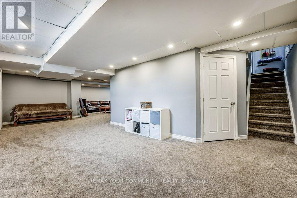 2 Laurelbank Crescent, Georgina, Ontario  L4P 4H6 - Photo 34 - N13112024