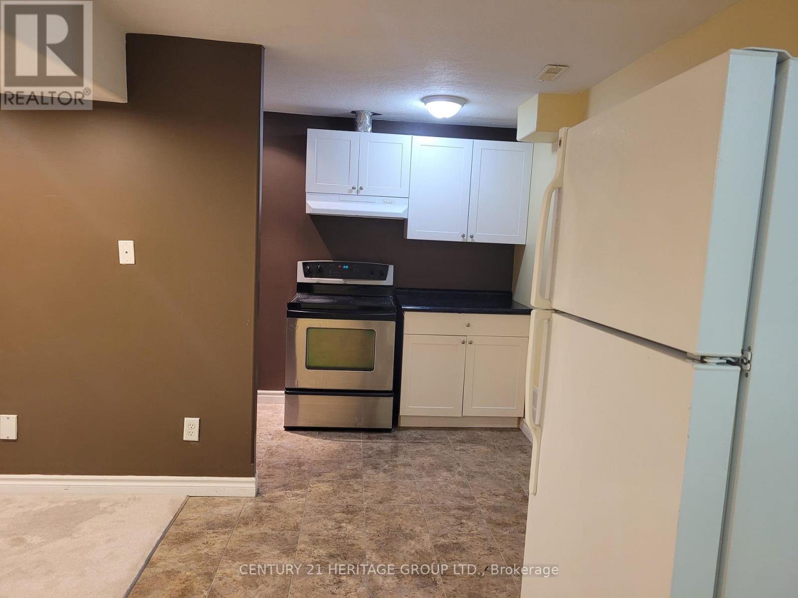 11 Silver Maple Crescent, Barrie, Ontario  L4N 0Y4 - Photo 3 - S12995142