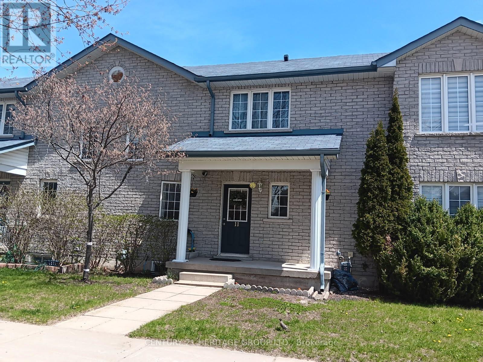 11 SILVER MAPLE CRESCENT, Barrie, Ontario