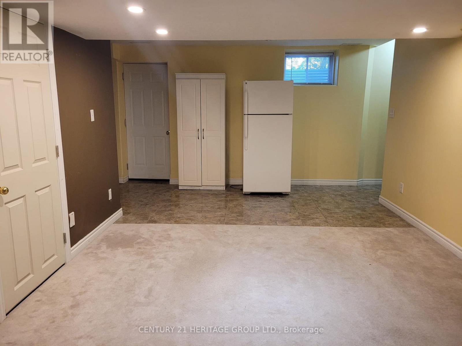11 Silver Maple Crescent, Barrie, Ontario  L4N 0Y4 - Photo 2 - S12995142