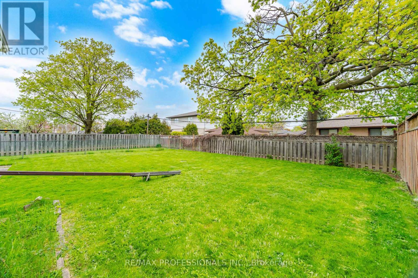 7 Pettit Drive, Toronto, Ontario  M9R 2W6 - Photo 44 - W13007172