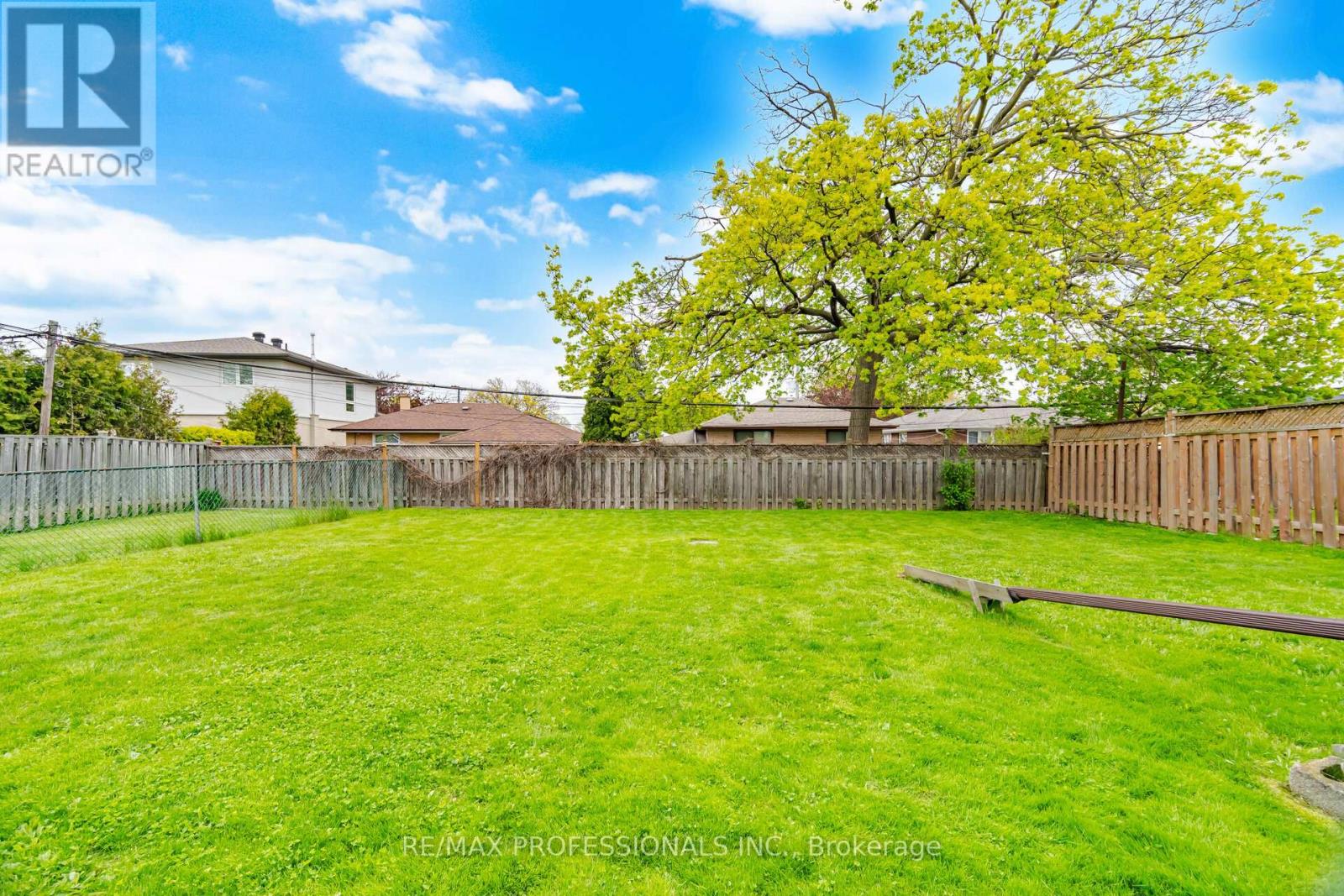 7 Pettit Drive, Toronto, Ontario  M9R 2W6 - Photo 43 - W13007172