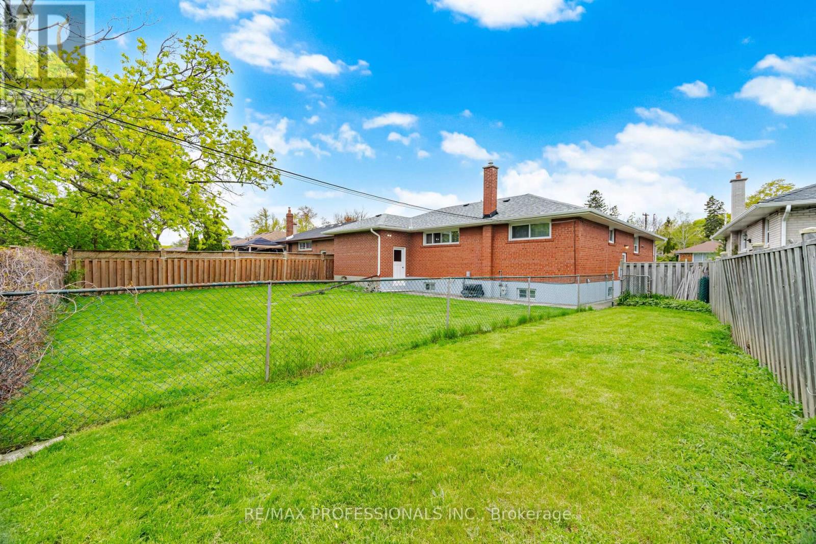 7 Pettit Drive, Toronto, Ontario  M9R 2W6 - Photo 47 - W13007172