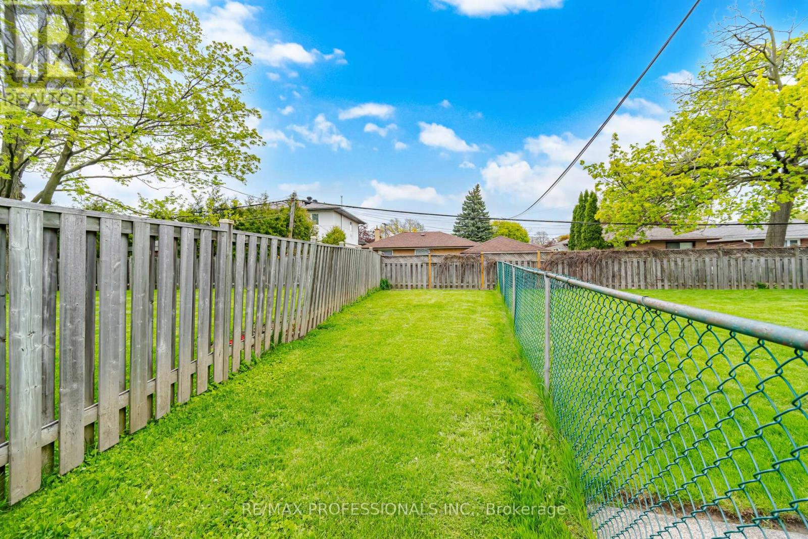 7 Pettit Drive, Toronto, Ontario  M9R 2W6 - Photo 48 - W13007172