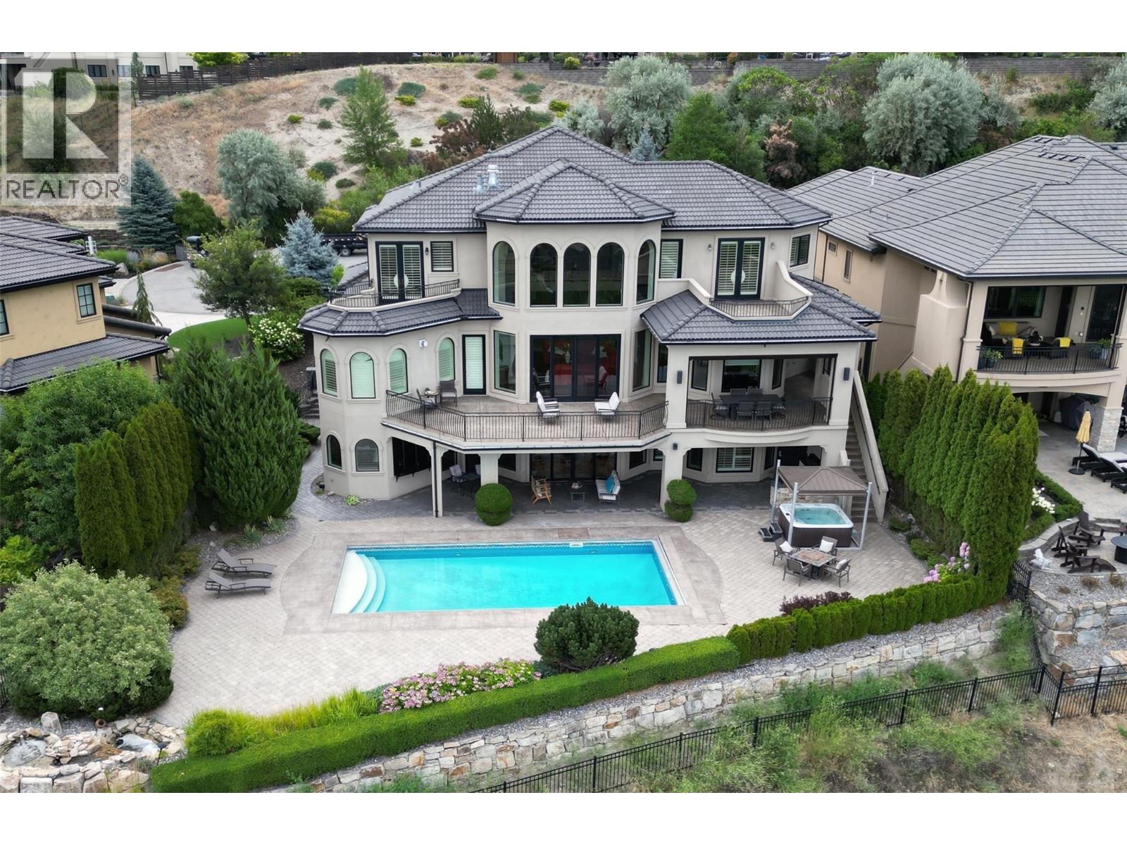 4860 Tuscany Lane, Kelowna, British Columbia  V1W 5H3 - Photo 2 - 10355304