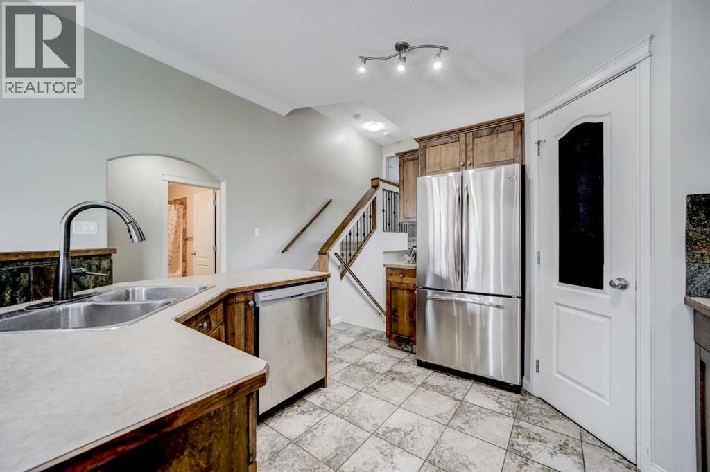 29 Coalbanks Link W, Lethbridge, Alberta  T1J 4R8 - Photo 6 - A2311260
