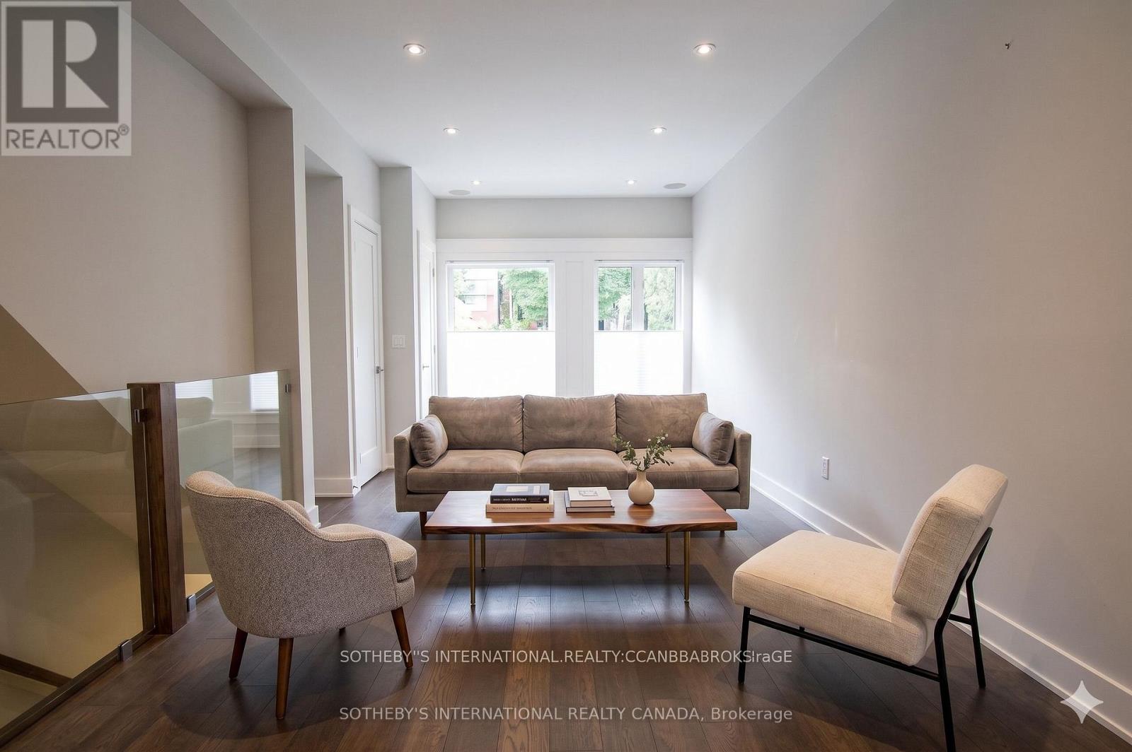 Main - 900 Manning Avenue, Toronto, Ontario  M6G 2X4 - Photo 11 - C13133446