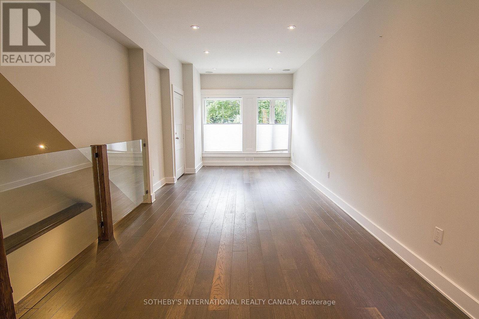 Main - 900 Manning Avenue, Toronto, Ontario  M6G 2X4 - Photo 12 - C13133446