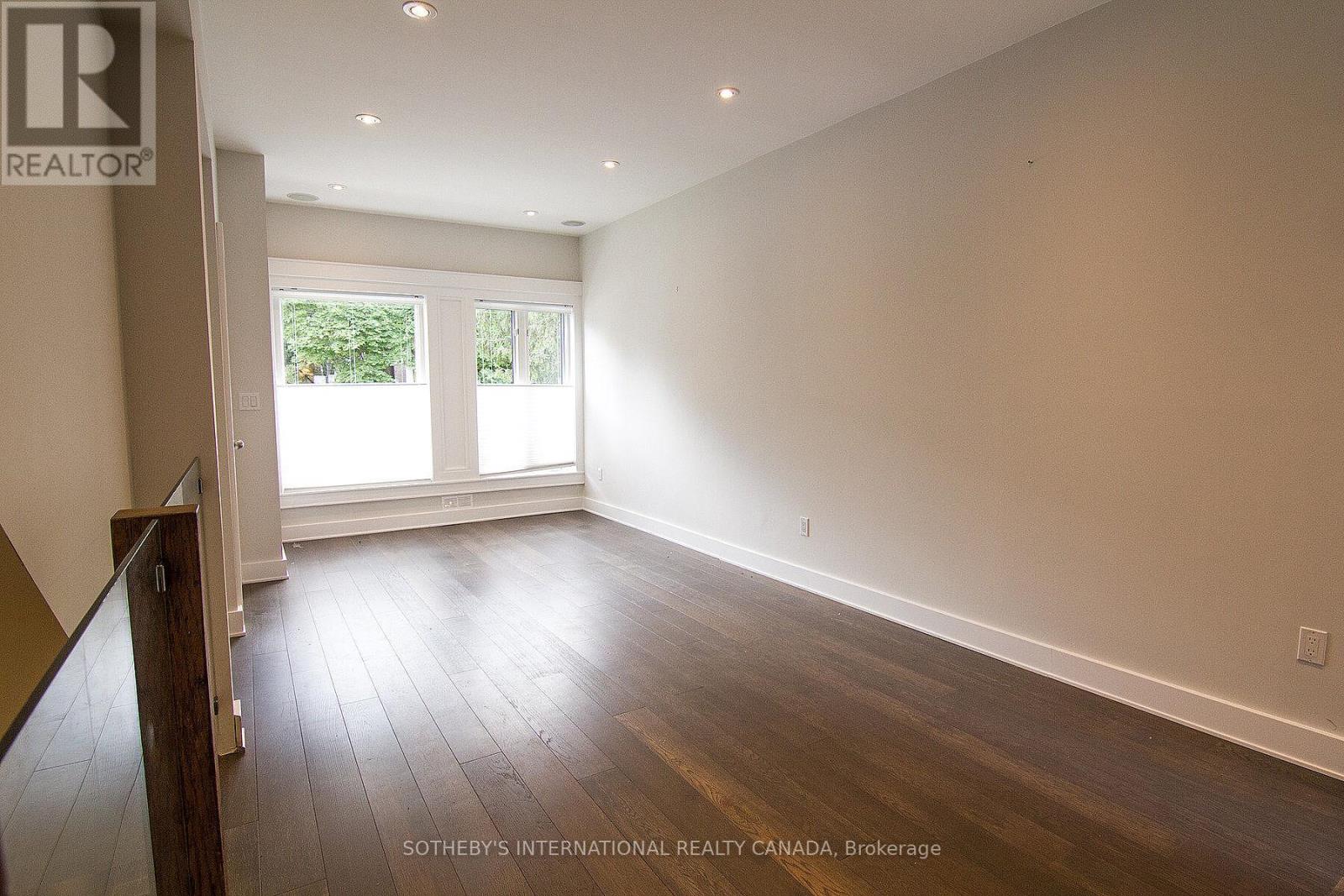 Main - 900 Manning Avenue, Toronto, Ontario  M6G 2X4 - Photo 14 - C13133446