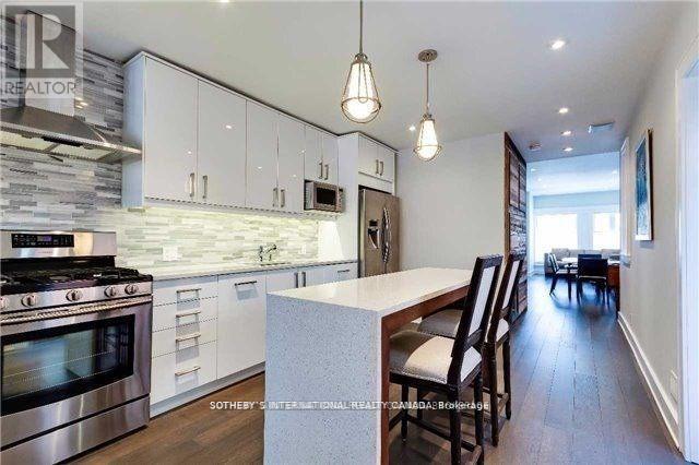 Main - 900 Manning Avenue, Toronto, Ontario  M6G 2X4 - Photo 4 - C13133446
