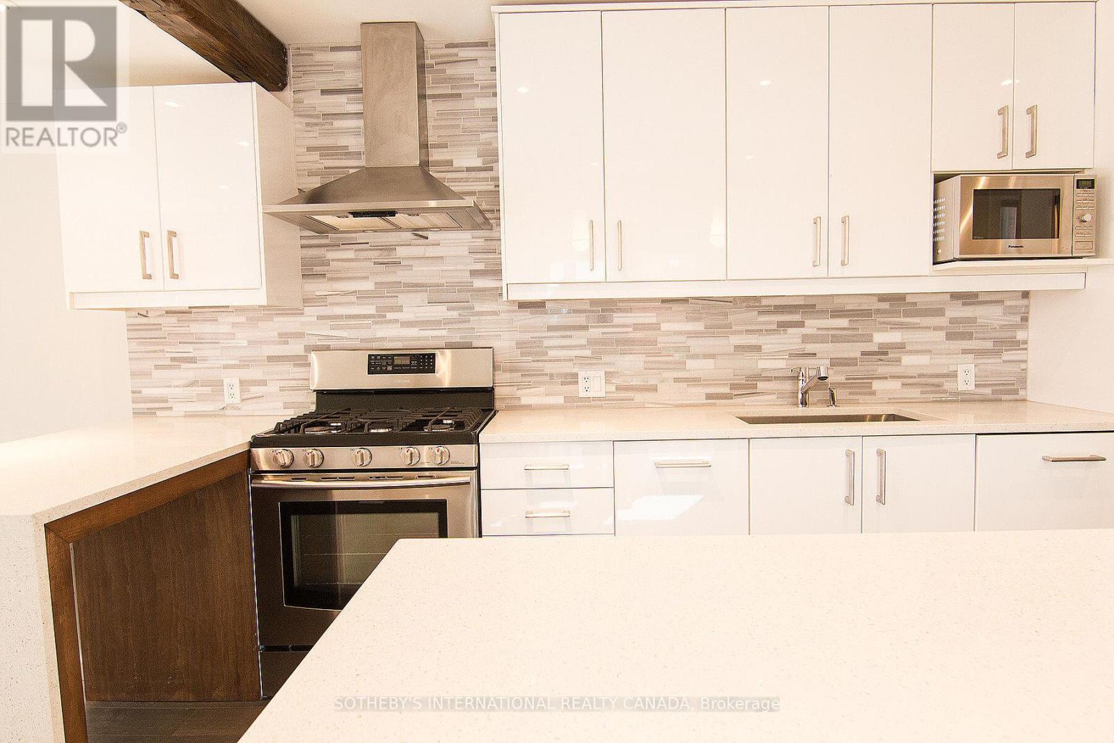 Main - 900 Manning Avenue, Toronto, Ontario  M6G 2X4 - Photo 6 - C13133446