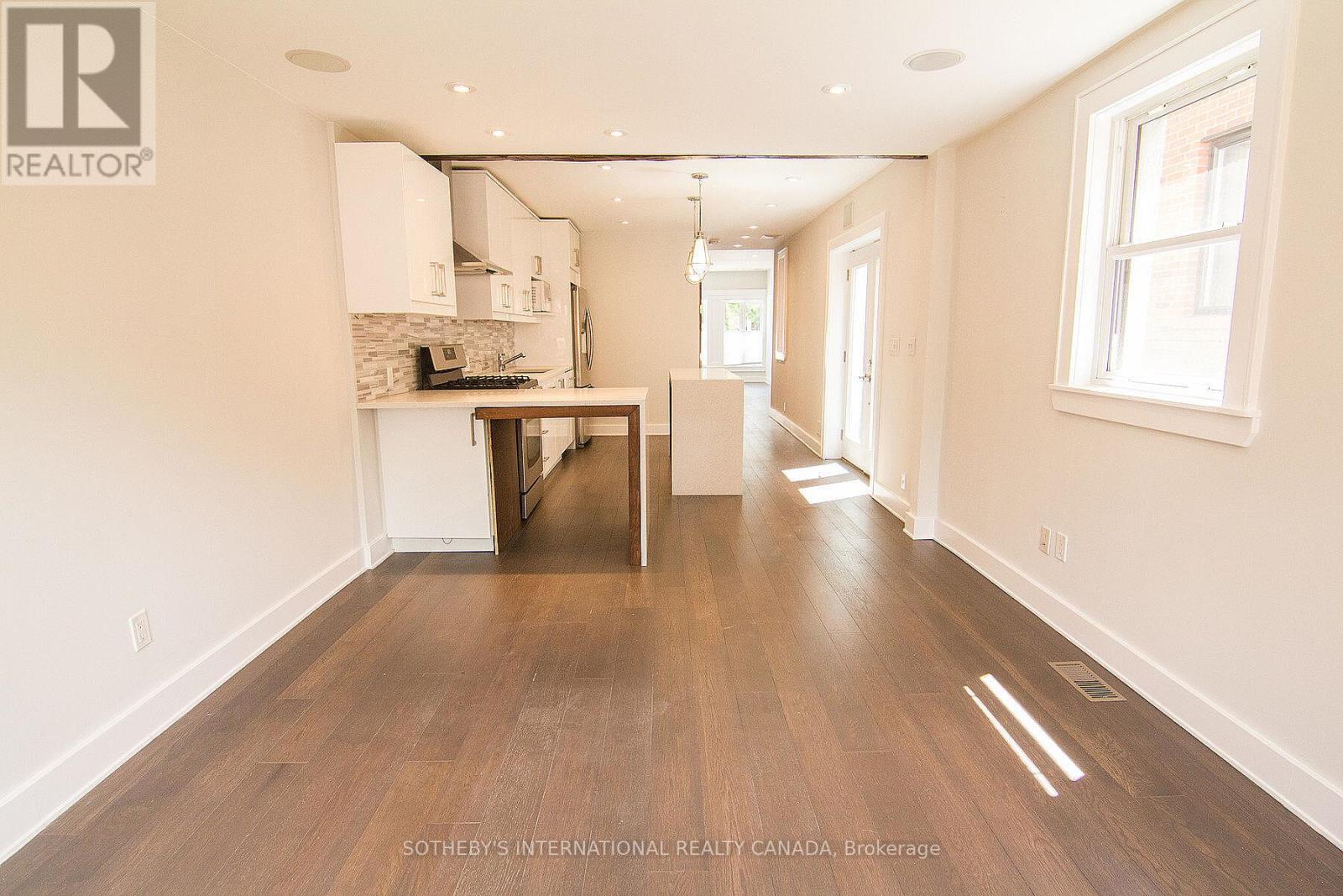 Main - 900 Manning Avenue, Toronto, Ontario  M6G 2X4 - Photo 8 - C13133446