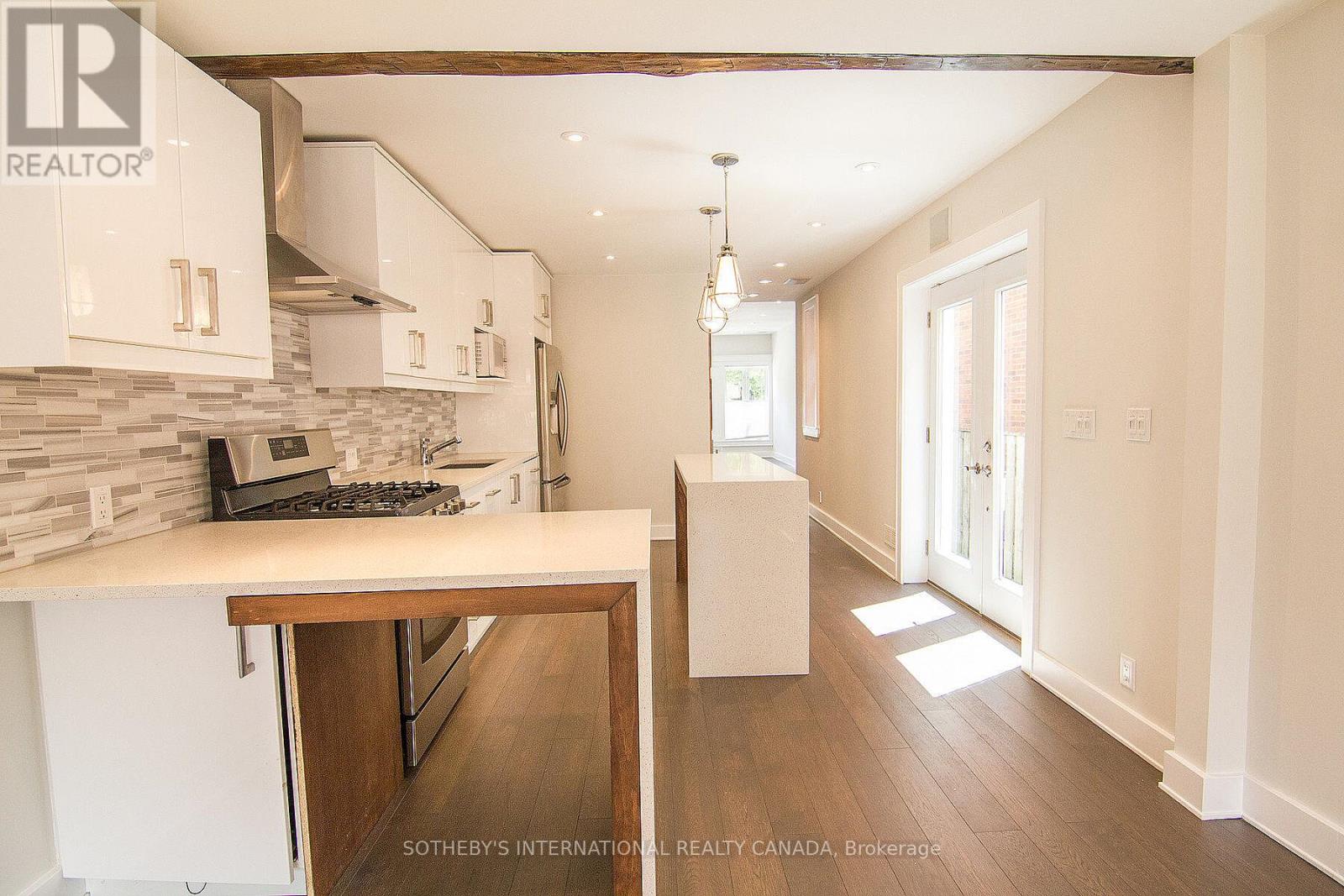 Main - 900 Manning Avenue, Toronto, Ontario  M6G 2X4 - Photo 9 - C13133446