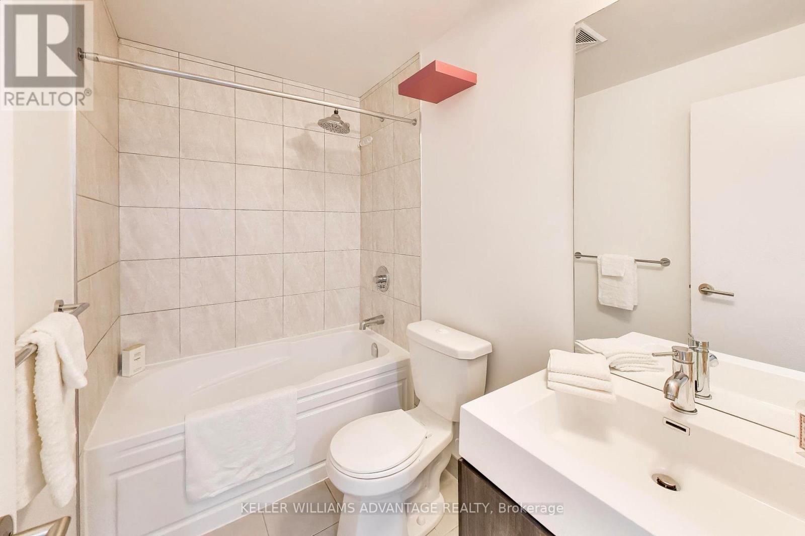 1718 - 160 Vanderhoof Avenue, Toronto, Ontario  M4G 0B7 - Photo 11 - C13133524