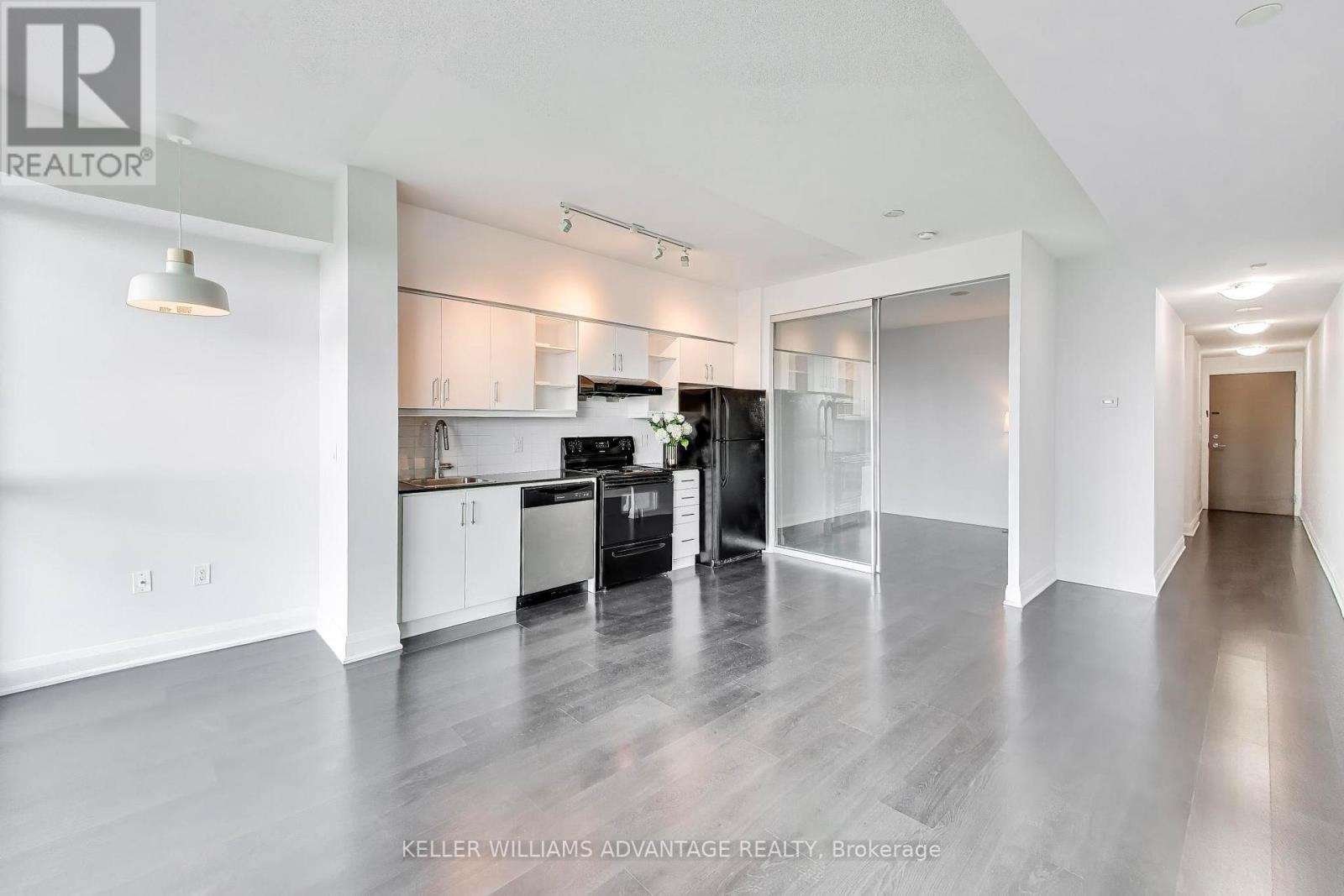 1718 - 160 Vanderhoof Avenue, Toronto, Ontario  M4G 0B7 - Photo 2 - C13133524