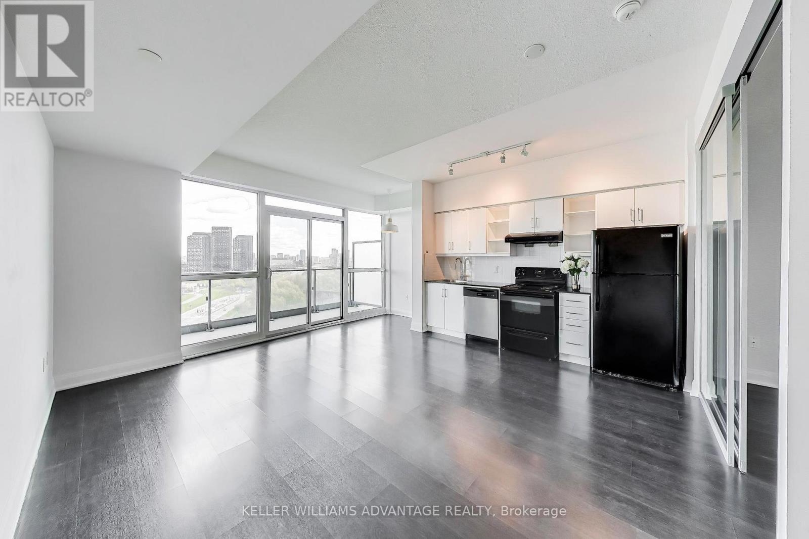 1718 - 160 Vanderhoof Avenue, Toronto, Ontario  M4G 0B7 - Photo 4 - C13133524