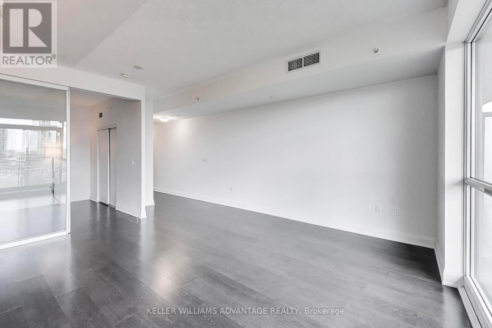 1718 - 160 Vanderhoof Avenue, Toronto, Ontario  M4G 0B7 - Photo 5 - C13133524