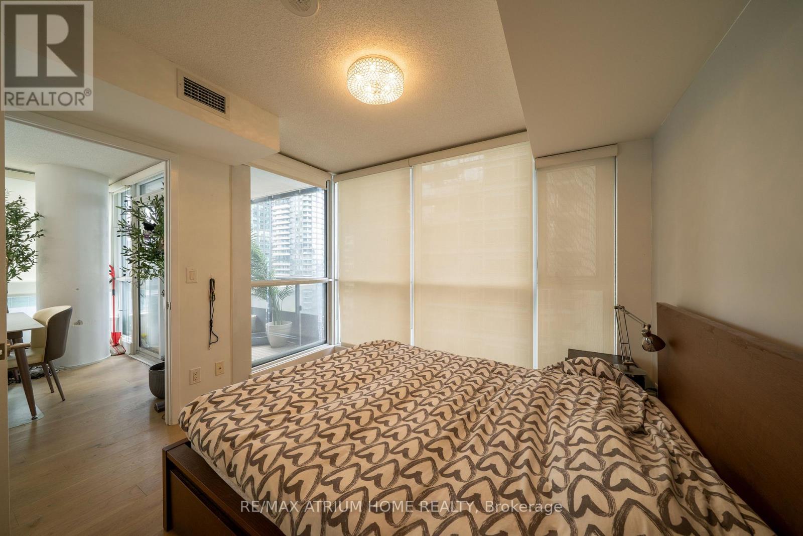 1709 - 295 Adelaide Street W, Toronto, Ontario  M5V 0L4 - Photo 6 - C13133610