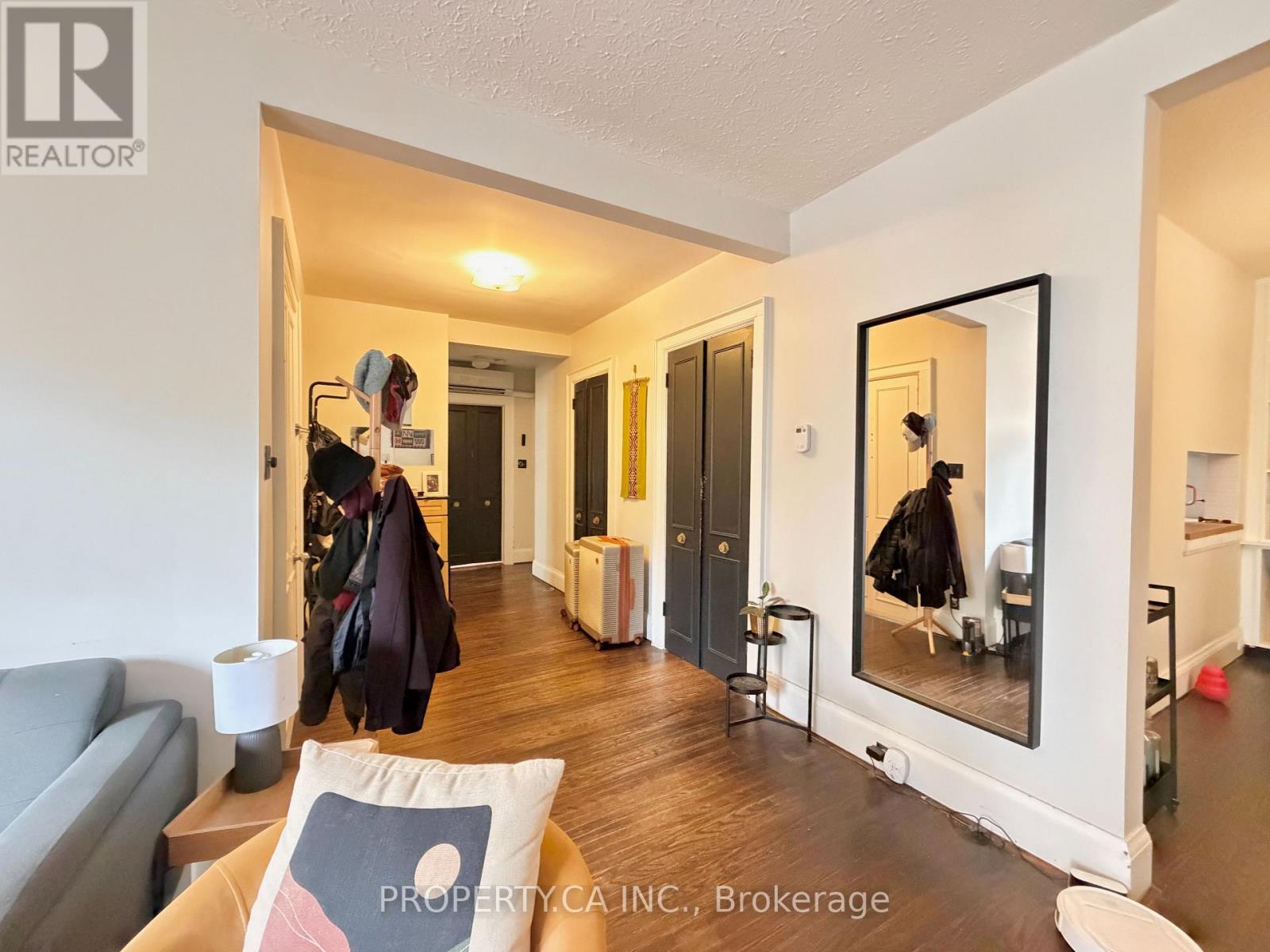 Main - 355 Spadina Road, Toronto, Ontario  M5P 2V6 - Photo 11 - C13133680