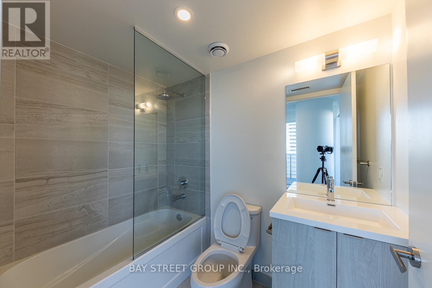 1903 - 138 Downes Street, Toronto, Ontario  M5E 0E4 - Photo 9 - C13133768