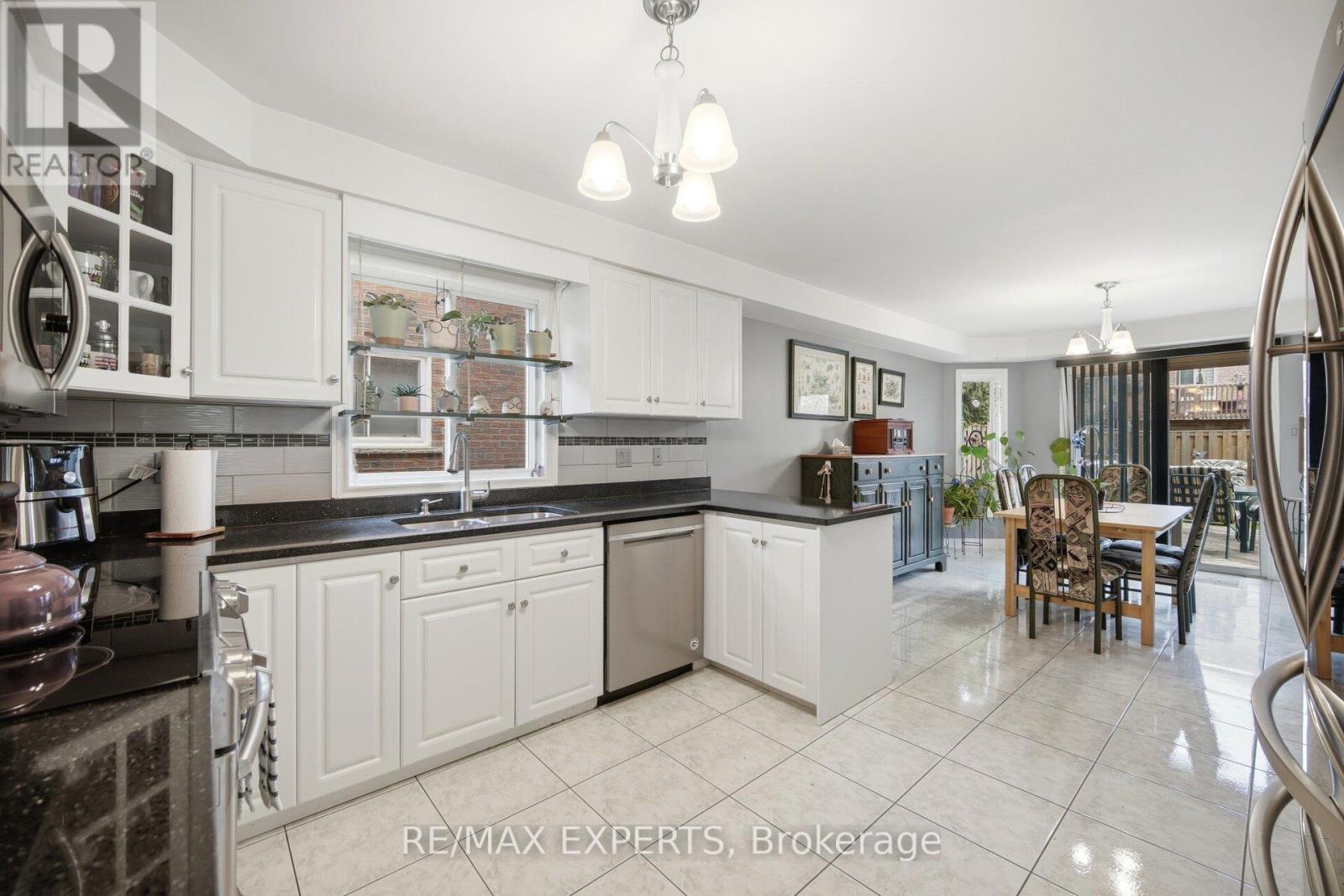 65 Brumwell Street, Toronto, Ontario  M1C 2K7 - Photo 7 - E13133466