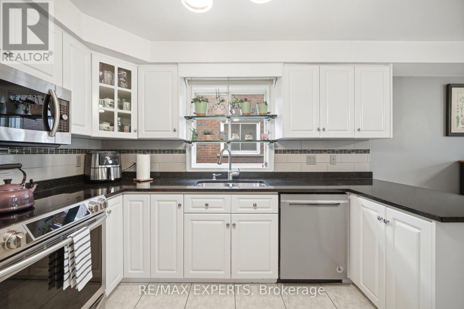 65 Brumwell Street, Toronto, Ontario  M1C 2K7 - Photo 8 - E13133466