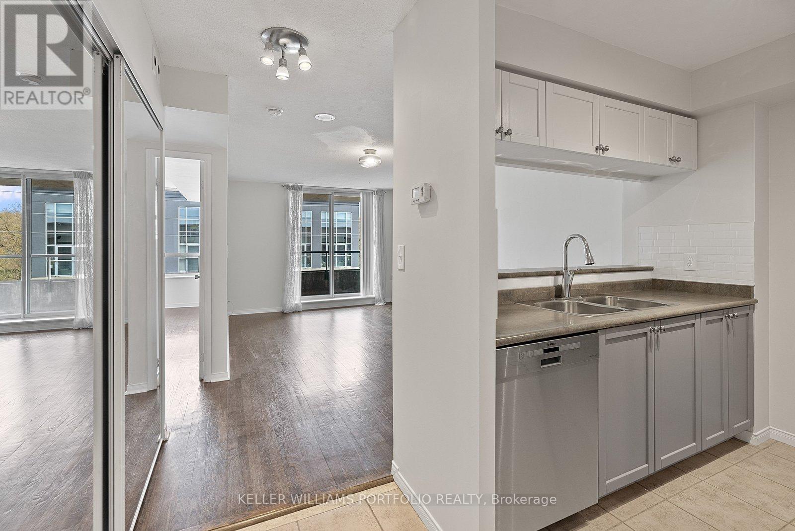 408 - 1829 Queen Street E, Toronto, Ontario  M4L 3X6 - Photo 2 - E13133770