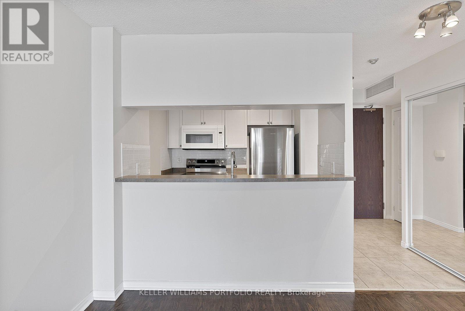 408 - 1829 Queen Street E, Toronto, Ontario  M4L 3X6 - Photo 8 - E13133770