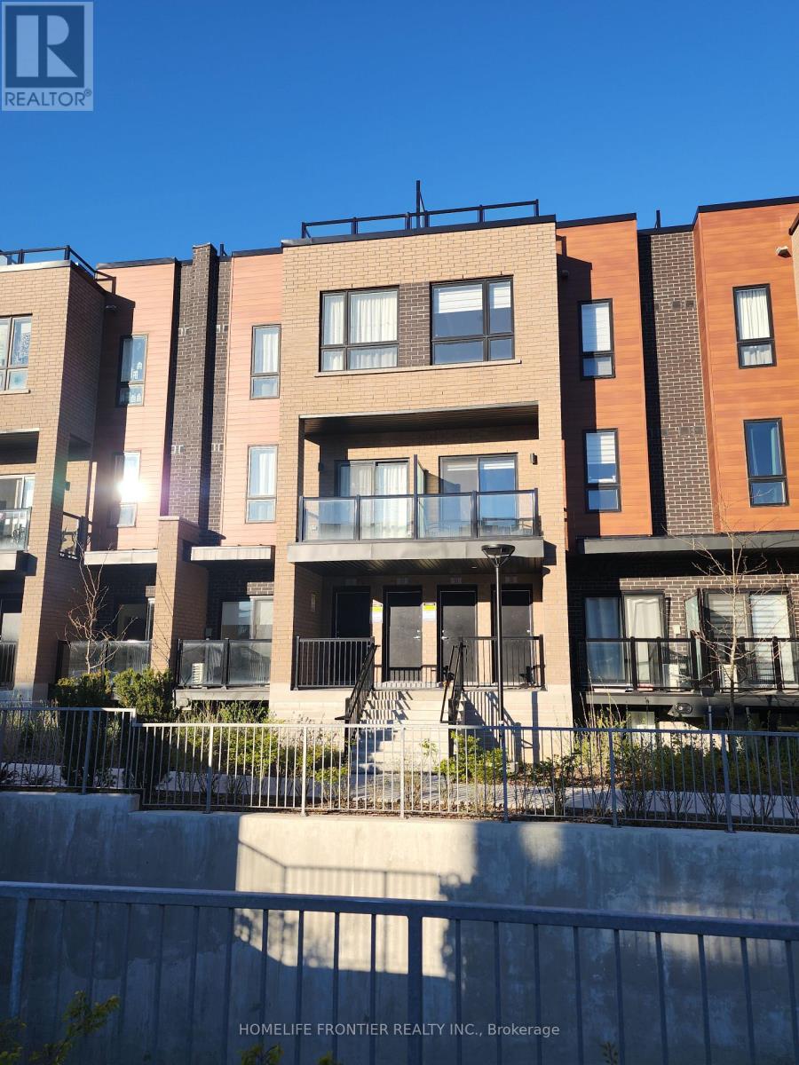 22 - 15 LYTHAM GREEN CIRCLE, Newmarket, Ontario