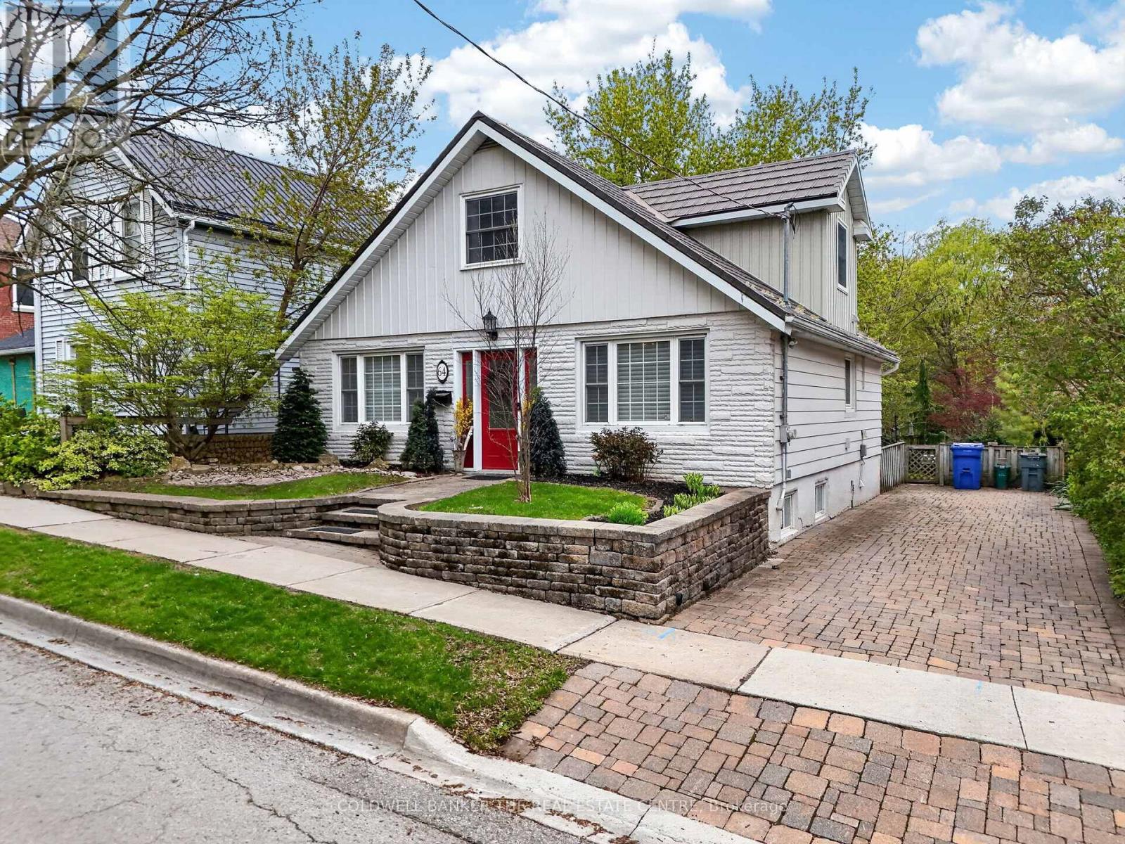 64 NIAGARA STREET, Newmarket, Ontario