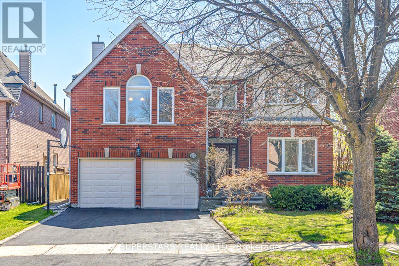 105 Mcclellan Way, Aurora, Ontario  L4G 6M4 - Photo 1 - N13133548