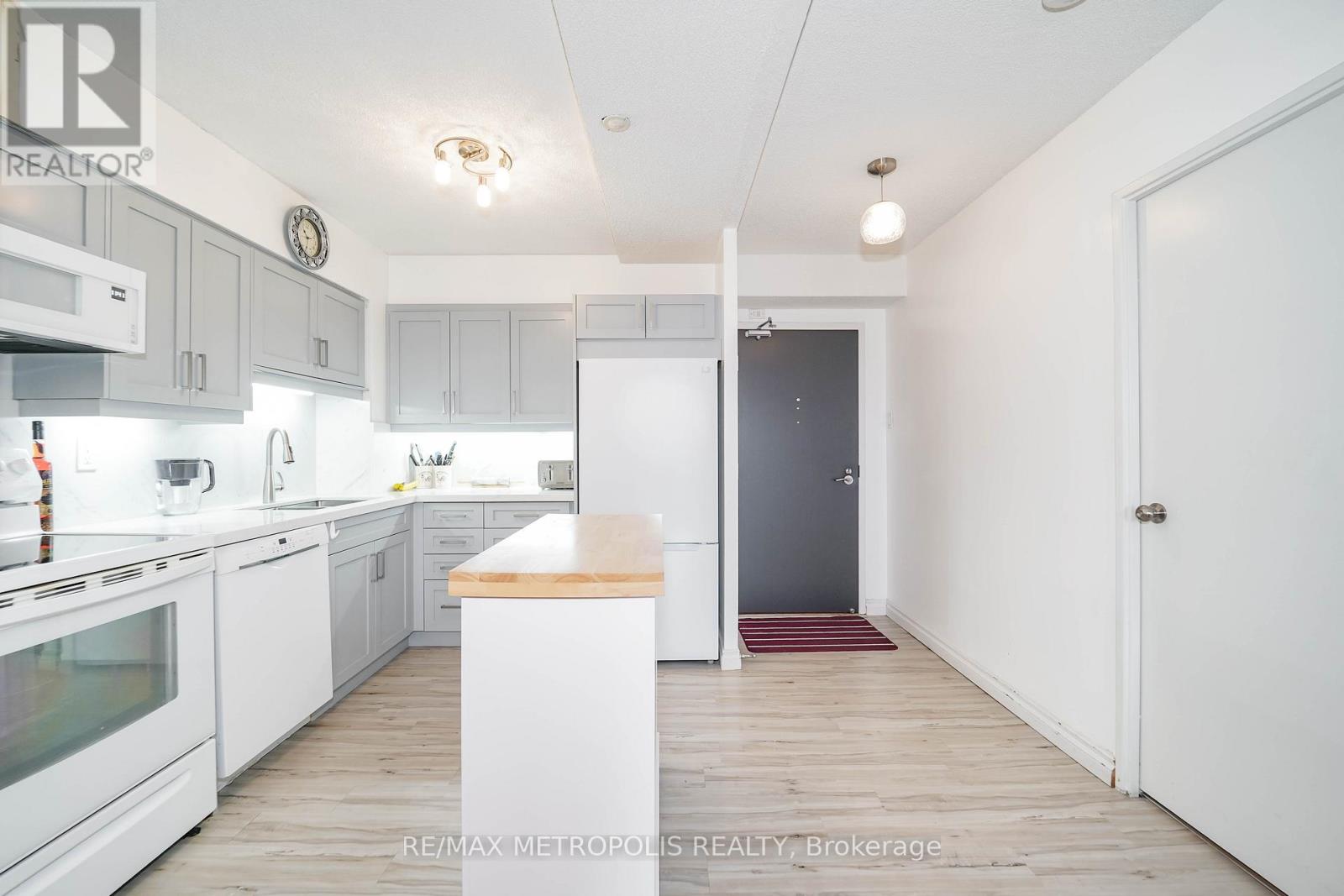 1010 - 40 William Roe Boulevard, Newmarket, Ontario  L3Y 5N4 - Photo 13 - N13133772