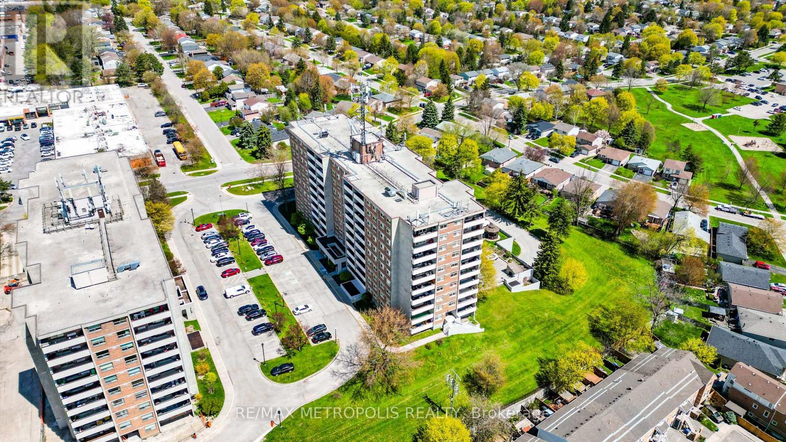 1010 - 40 William Roe Boulevard, Newmarket, Ontario  L3Y 5N4 - Photo 4 - N13133772