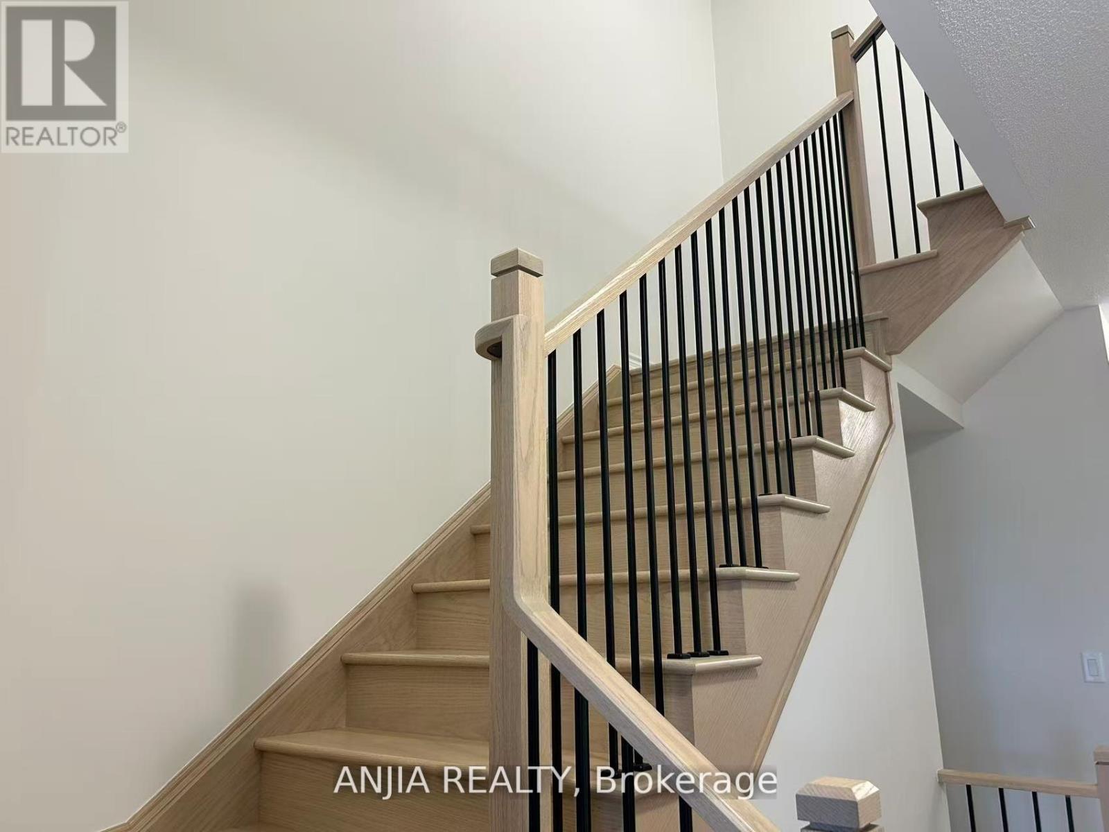 65 Greer Street, Barrie, Ontario  L9J 0R5 - Photo 9 - S13133520
