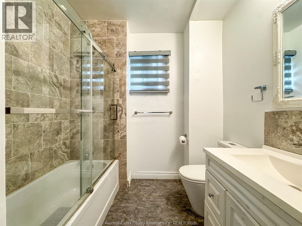 1842 Drouillard, Windsor, Ontario  N8W 3X5 - Photo 24 - 26010915