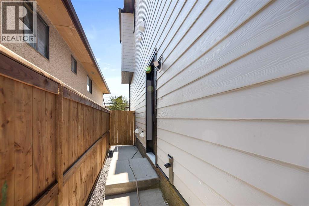 7929 47 Avenue NW, Calgary, Alberta  T3B 1Z3 - Photo 11 - A2244040