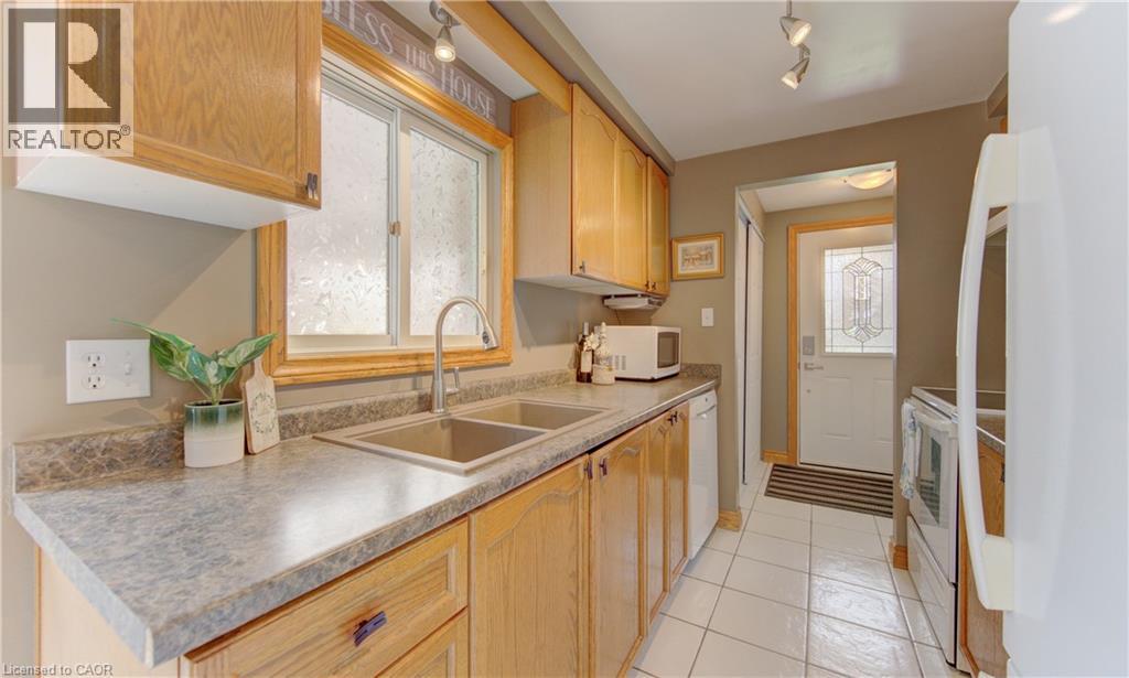 108 Oprington Court, Kitchener, Ontario  N2N 3E1 - Photo 15 - 40830470