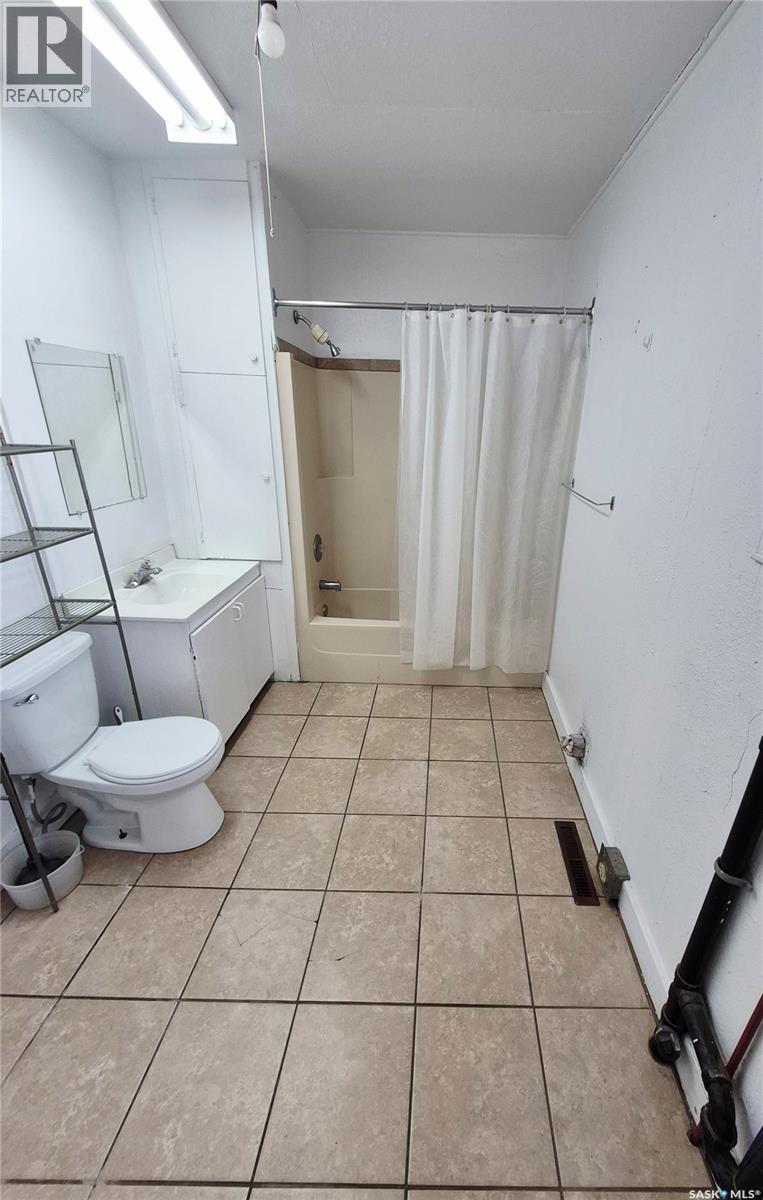 407 3rd Street E, Meadow Lake, Saskatchewan  S9X 1H7 - Photo 6 - SK029157