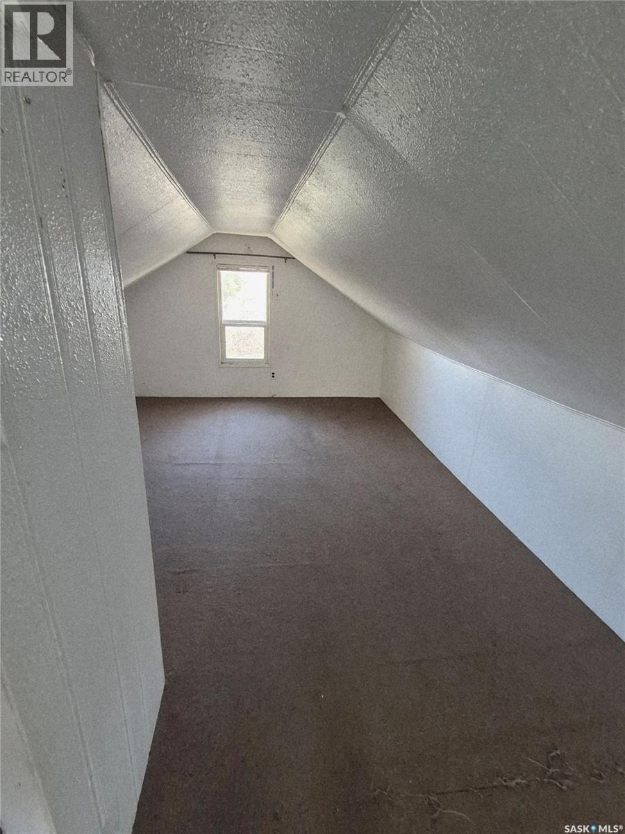 407 3rd Street E, Meadow Lake, Saskatchewan  S9X 1H7 - Photo 9 - SK029157