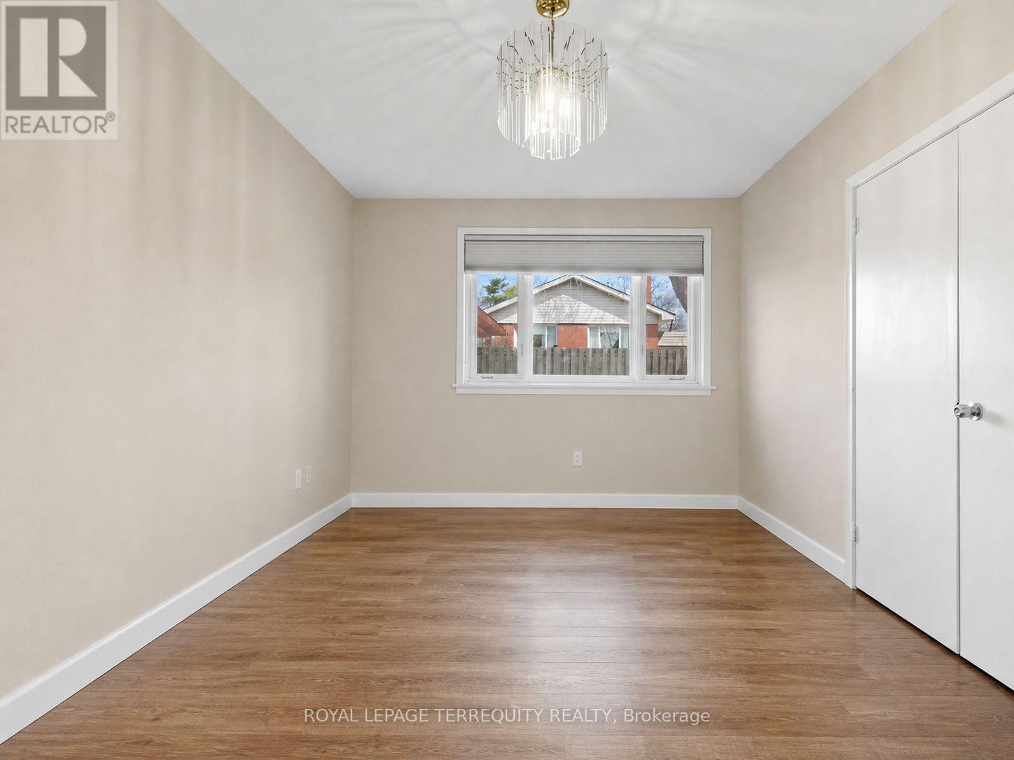 Upper - 14 Hedges Boulevard, Toronto, Ontario  M9B 3C2 - Photo 16 - W13072794