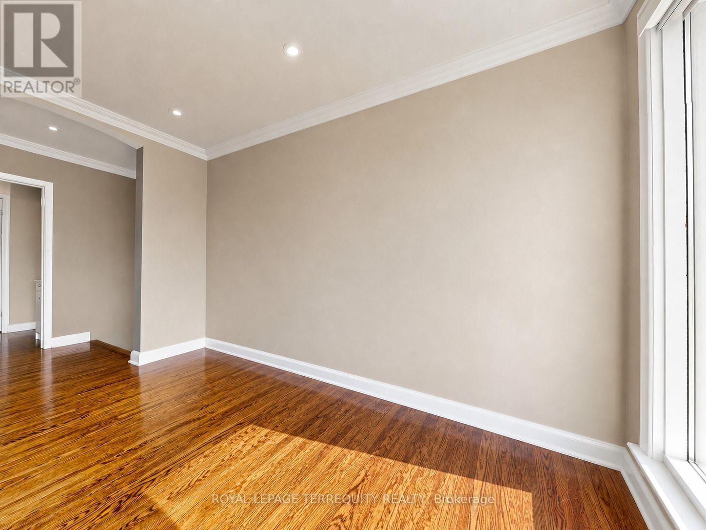 Upper - 14 Hedges Boulevard, Toronto, Ontario  M9B 3C2 - Photo 20 - W13072794