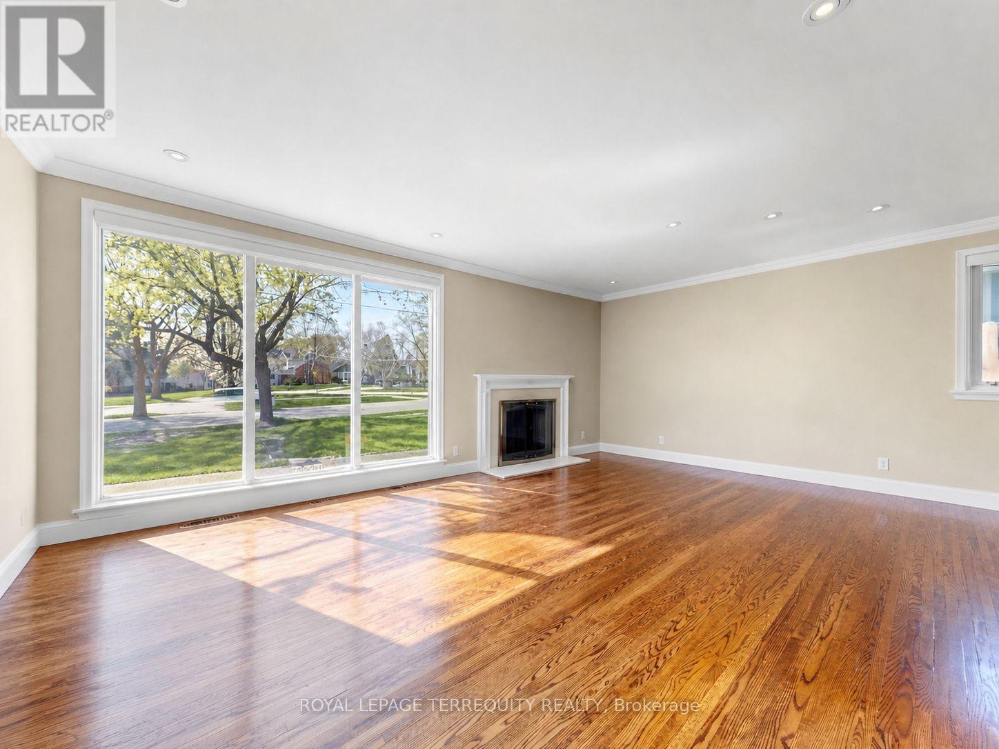 Upper - 14 Hedges Boulevard, Toronto, Ontario  M9B 3C2 - Photo 5 - W13072794