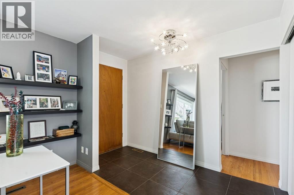 3215 Boulton Road NW, Calgary, Alberta  T2L 1M2 - Photo 6 - A2308281