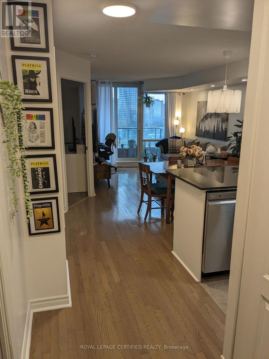 1410 - 1 Elm Drive W, Mississauga, Ontario  L5B 4M1 - Photo 2 - W13133366