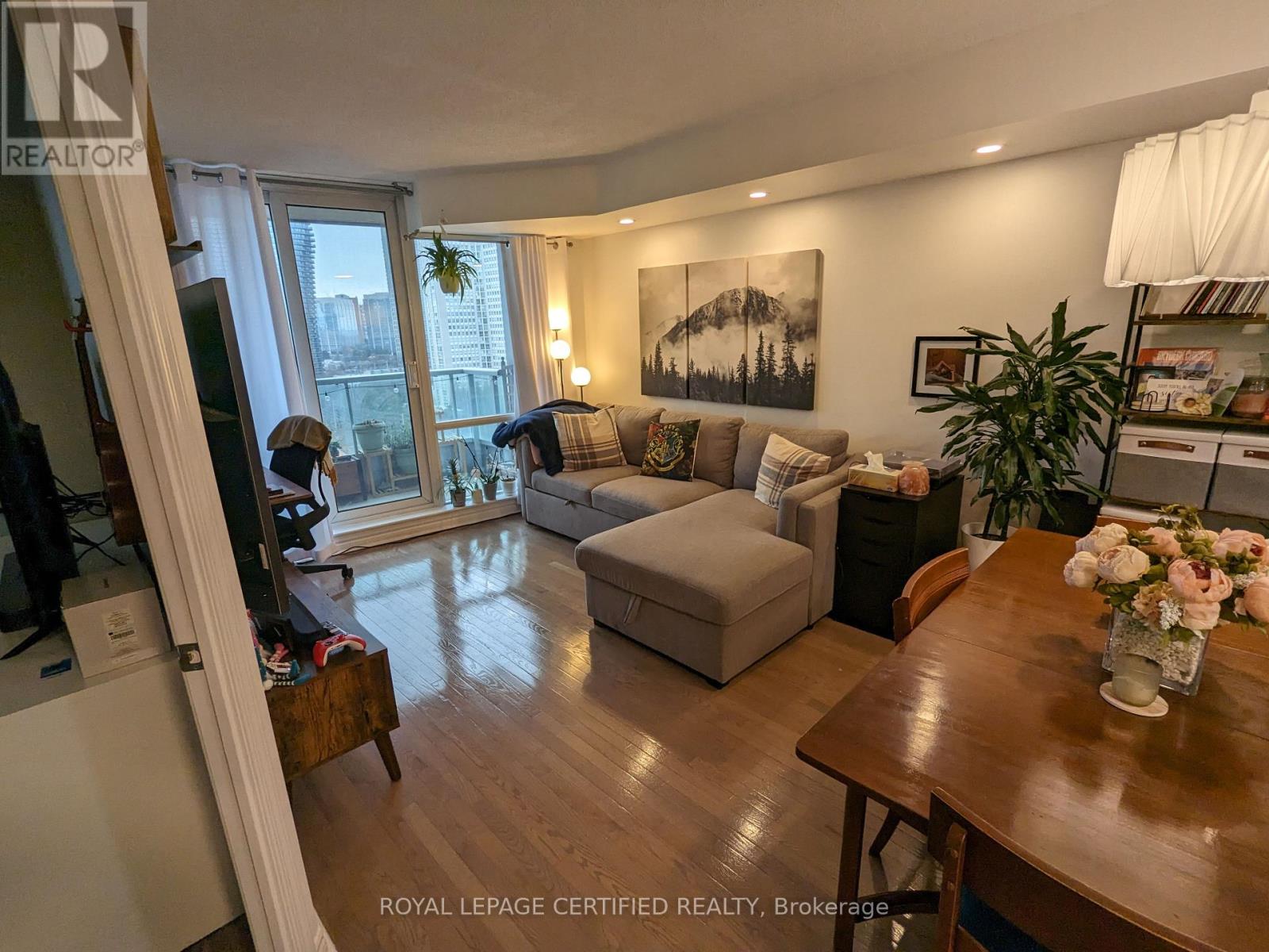 1410 - 1 Elm Drive W, Mississauga, Ontario  L5B 4M1 - Photo 6 - W13133366