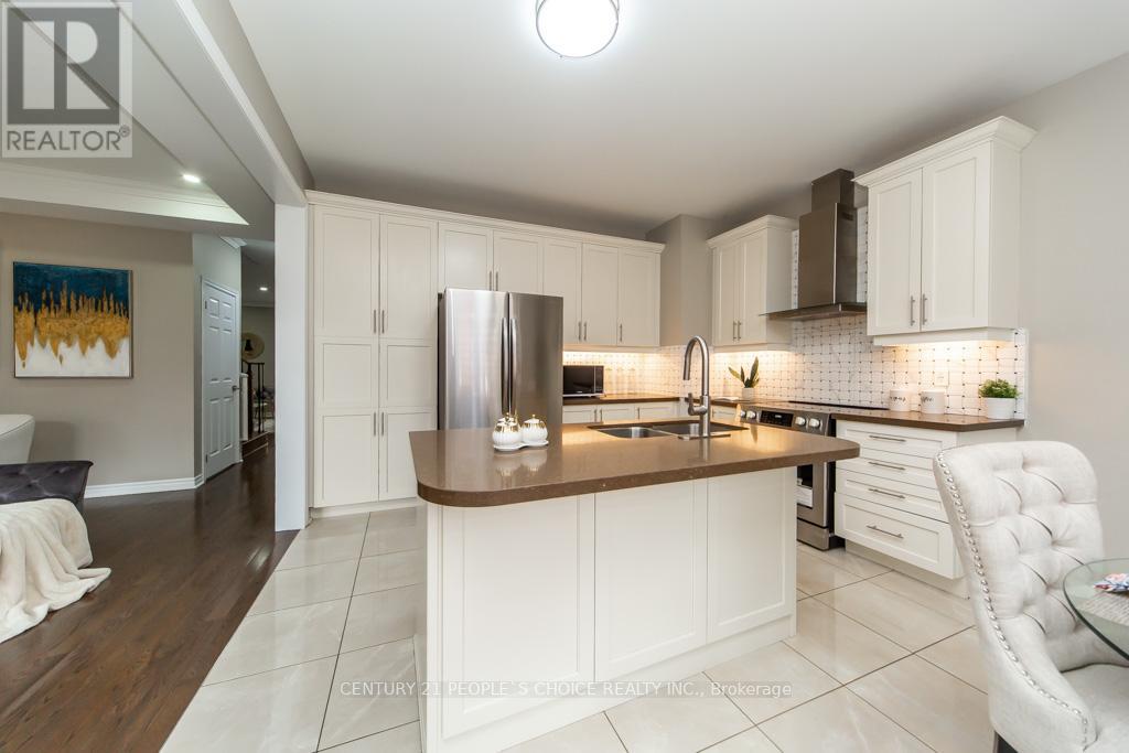 374 Begonia Gardens, Oakville, Ontario  L6M 4M2 - Photo 14 - W13133396