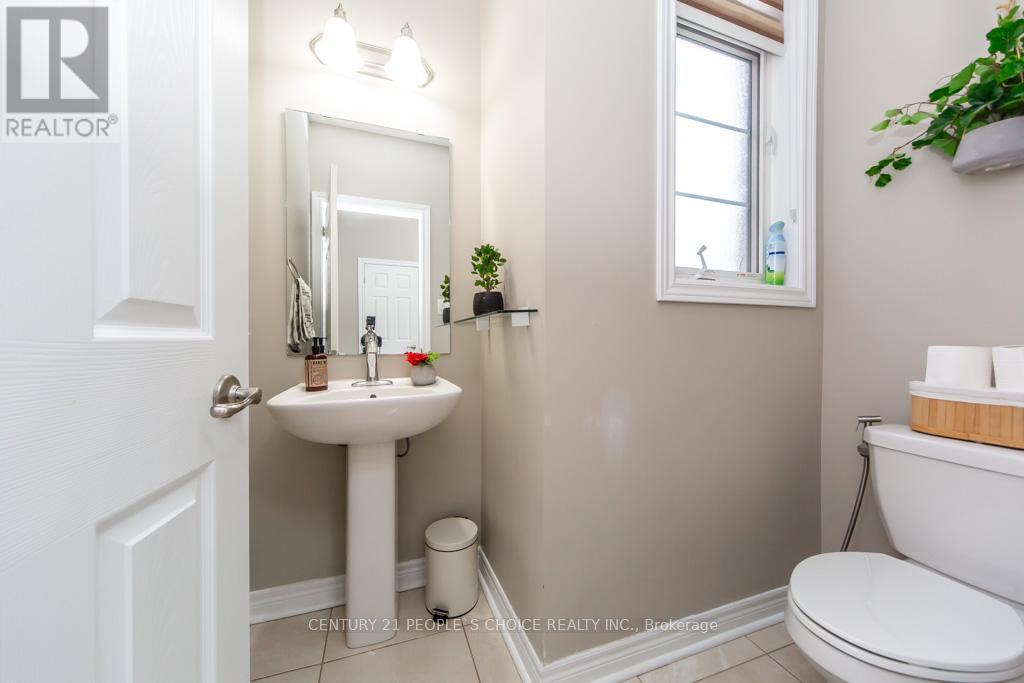 374 Begonia Gardens, Oakville, Ontario  L6M 4M2 - Photo 17 - W13133396